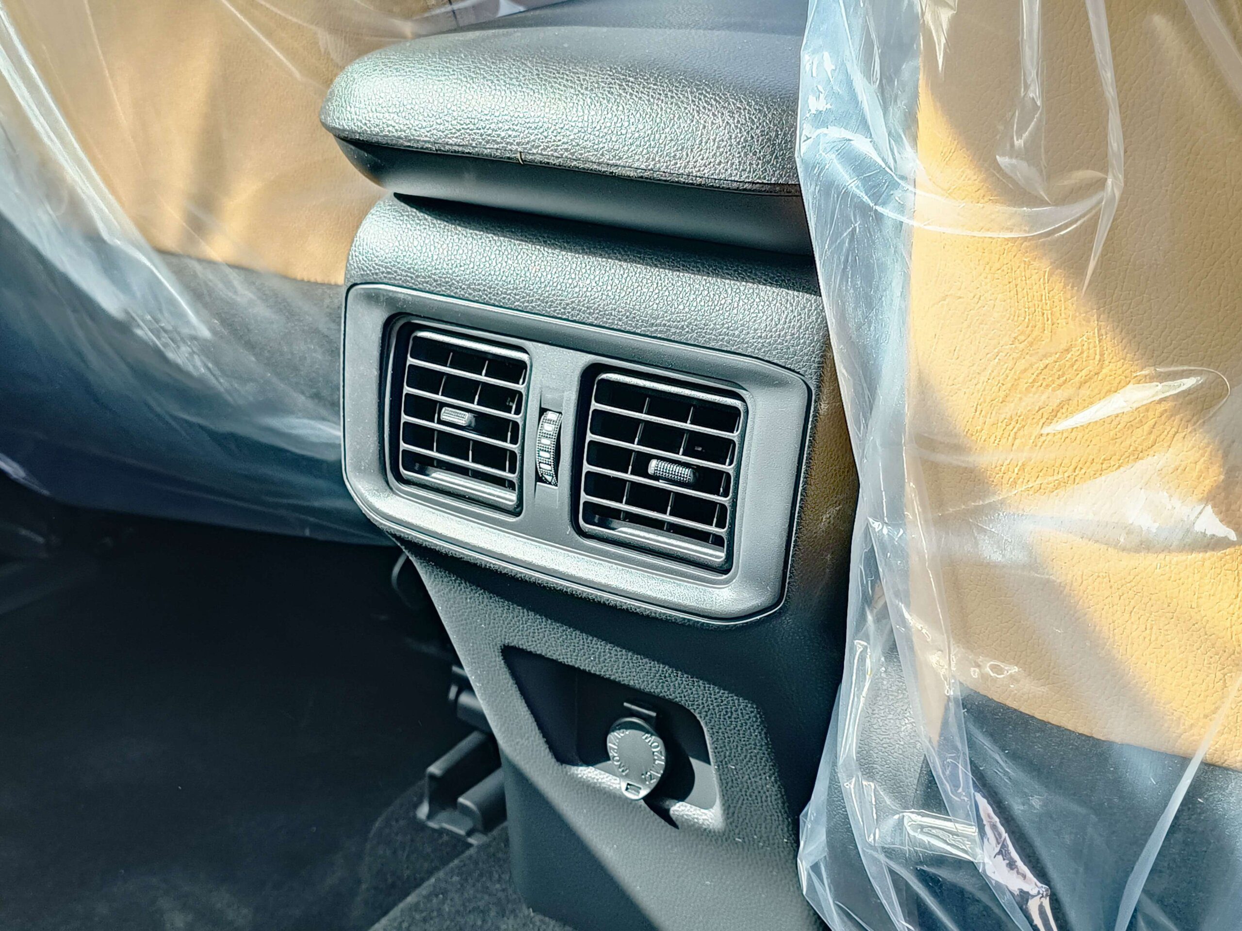 Toyota RAV-4 2022 2.0P White Rear AC Profile