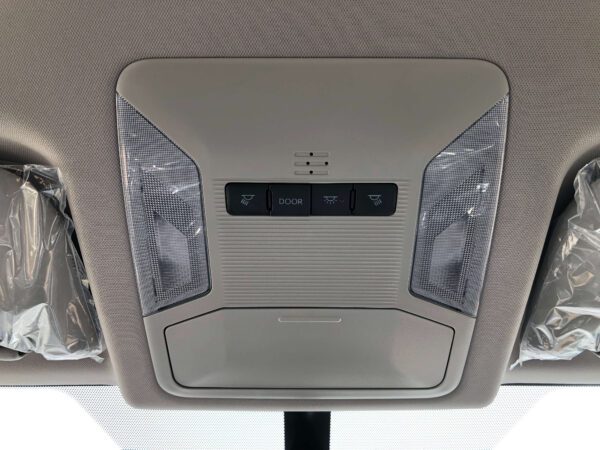 Toyota RAV-4 Hybird 2022 2.5P White Roof Light Profile