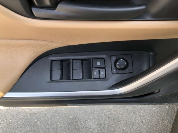 Toyota RAV-4 Hybird 2022 2.5P White Side Power Buttons Profile