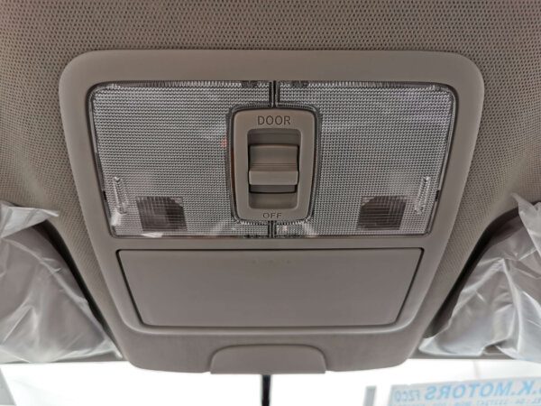 Toyota Rush G 2022 1.5P Brown Roof Light