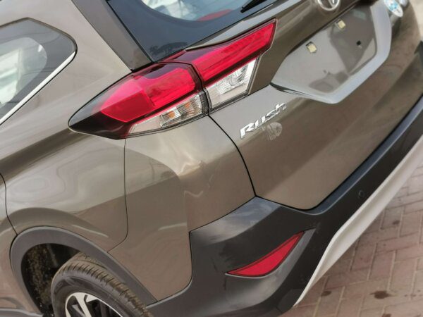 Toyota Rush G 2022 1.5P Brown Tail Light & Rear Fog Light Profile