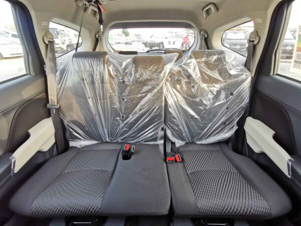 Toyota Rush G 2022 1.5P White 2nd Row Passenger Seat Profile