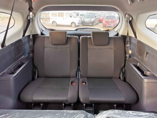Toyota Rush G 2022 1.5P White 3rd Row Passenger Seat Profile