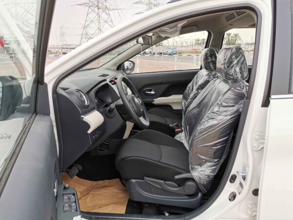 Toyota Rush G 2022 1.5P White Driver Seat Profile