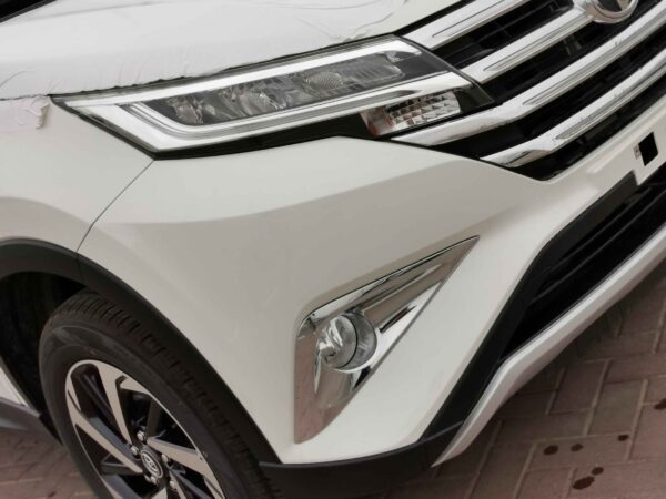 Toyota Rush G 2022 1.5P White Head Light Profile