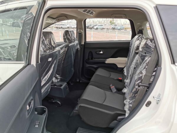 Toyota Rush G 2022 1.5P White Rear Left Passenger Seat Profile