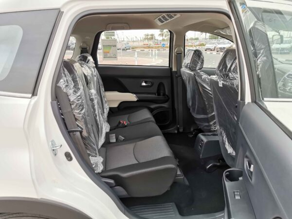 Toyota Rush G 2022 1.5P White Rear Right Passenger Seat Profile