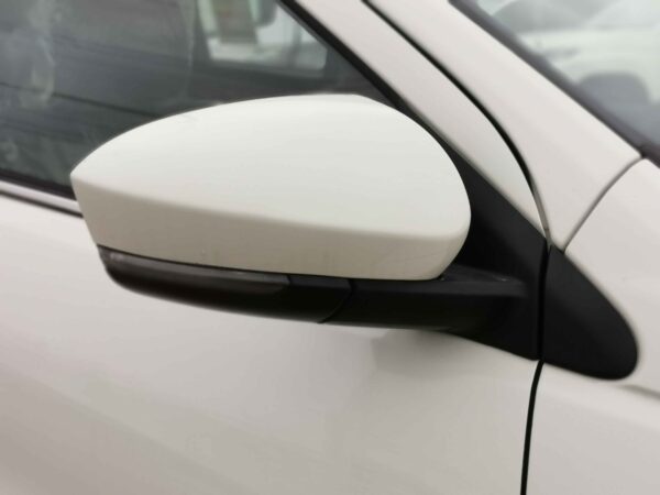 Toyota Rush G 2022 1.5P White Side Mirror Profile