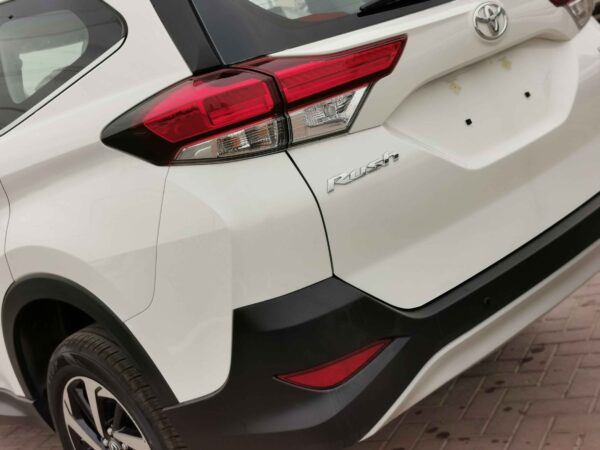 Toyota Rush G 2022 1.5P White Tail Light Profile