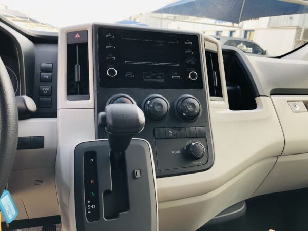 Toyota Hiace ALS ambulance - automatic transmission gear lever
