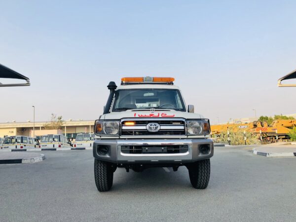 Land Cruiser Off-road ambulance - front