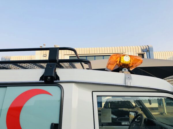 Land Cruiser Off-road ambulance - roof - rack - siren