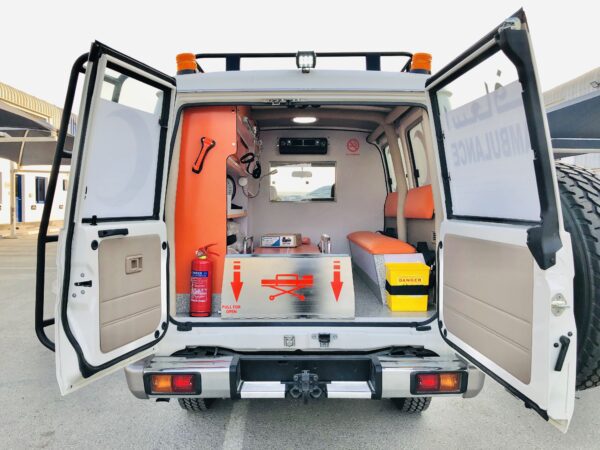 Land Cruiser Off-road ambulance - back