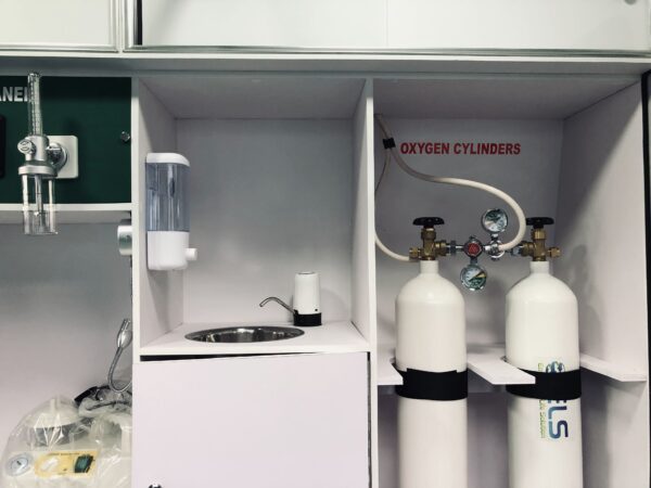 Toyota Hiace BLS Ambulance ocygen cylinder + wash basin