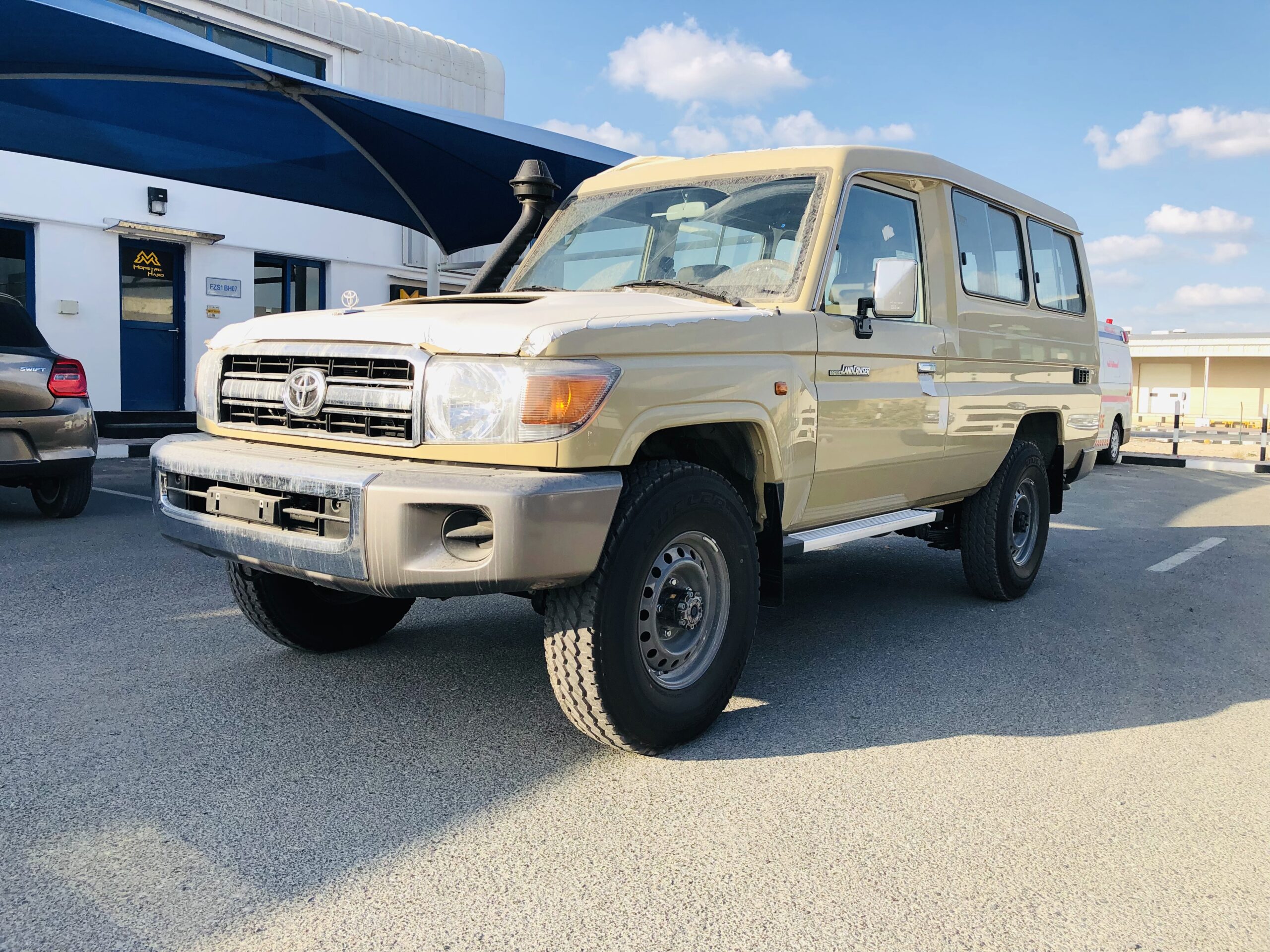 Land Cruiser 78 - right- front