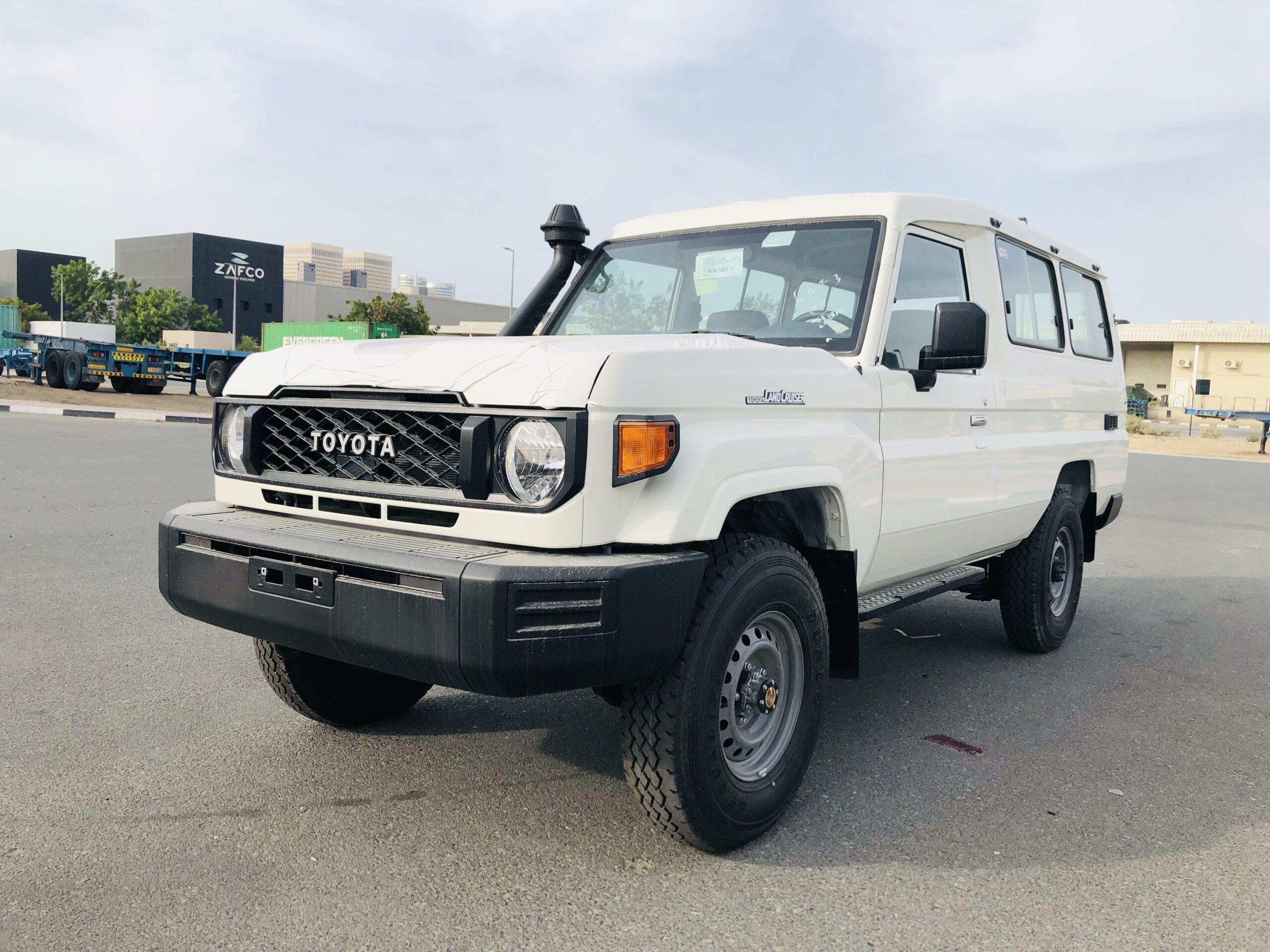 Land Cruiser 78 2024 - front-right