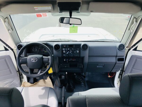 Land Cruiser 78 - dashboard