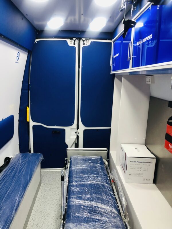 Iveco Daily 50C15VH ambualnce - cabin view