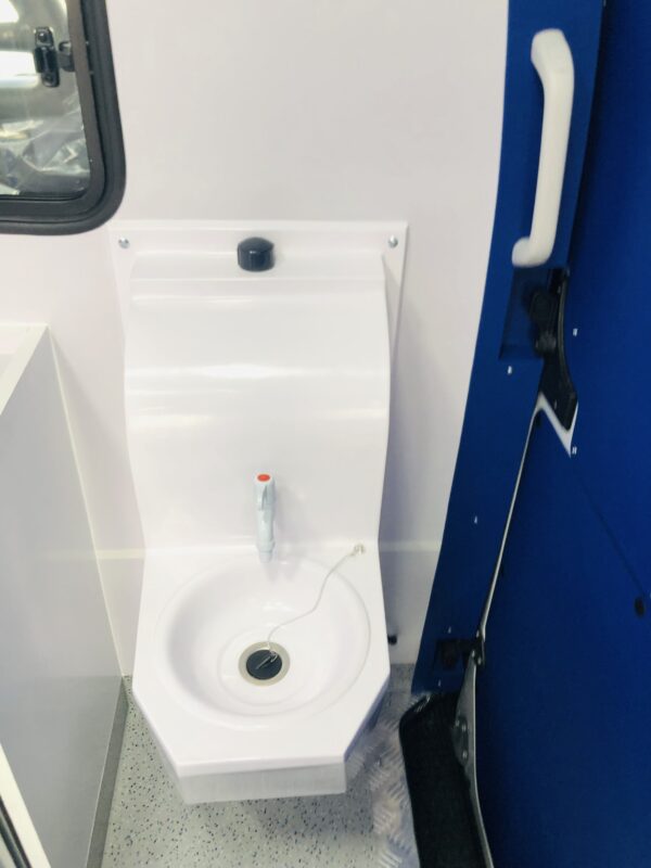 Iveco Daily 50C15VH ambualnce - wash basin