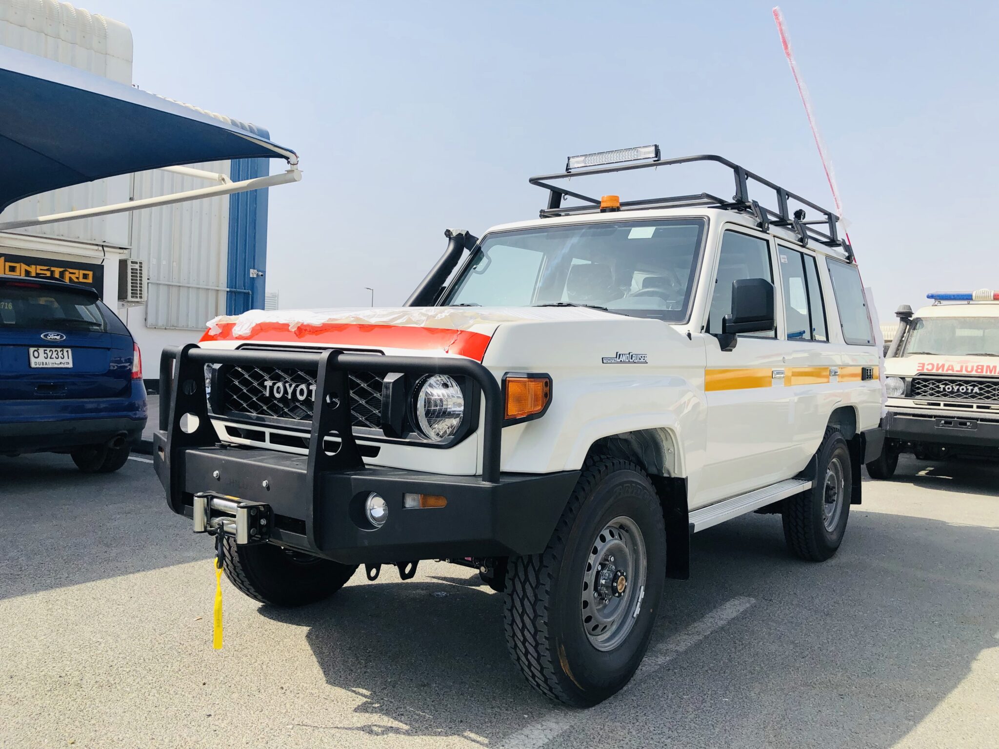 toyota-land-cruiser-76-mining-spec-monstro-hard