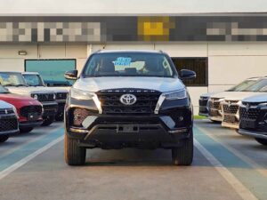 TOYOTA FORTUNER 2025 PETROL V6 4.0L A/T