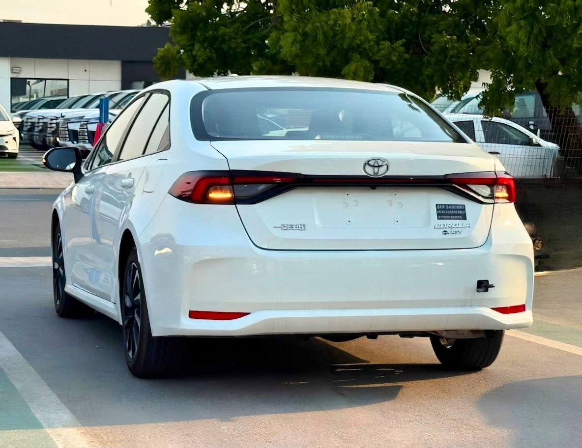 TOYOTA COROLLA HYBRID ELITE NEW SHAPE 2026 PETROL V4 1.8L A/T - Image 22