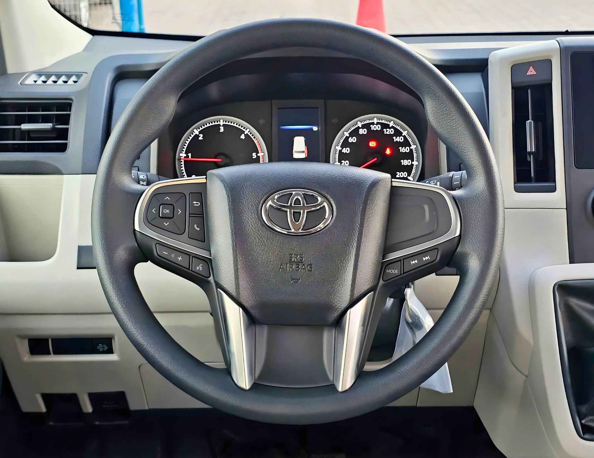 TOYOTA HIACE HIGHROOF DX PASSENGER 2026 DIESEL V4 2.8L M/T - Image 12