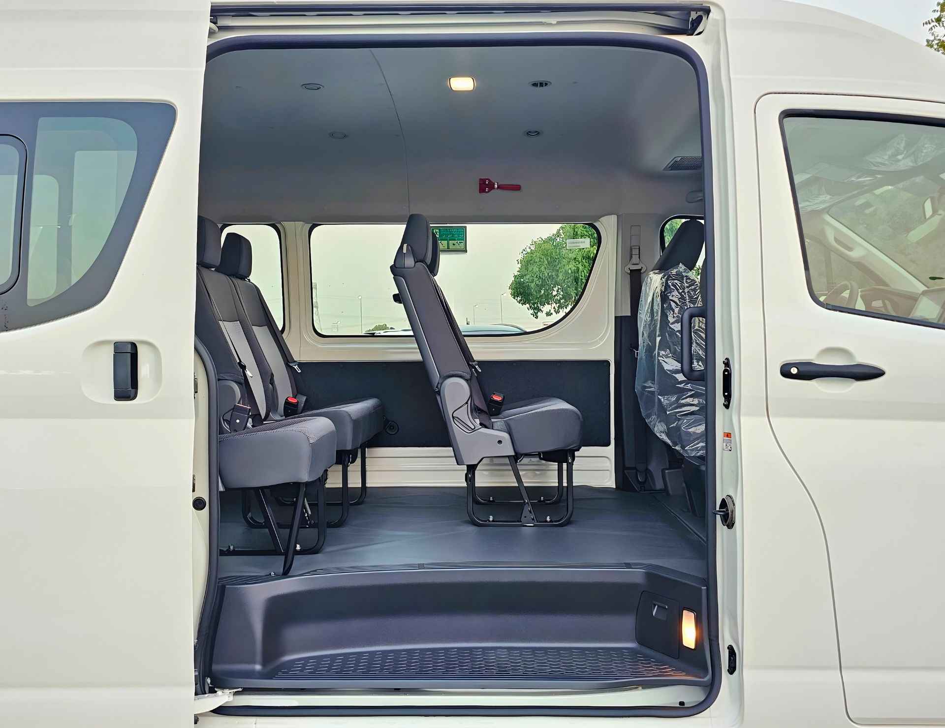 TOYOTA HIACE HIGHROOF DX PASSENGER 2026 DIESEL V4 2.8L M/T - Image 16