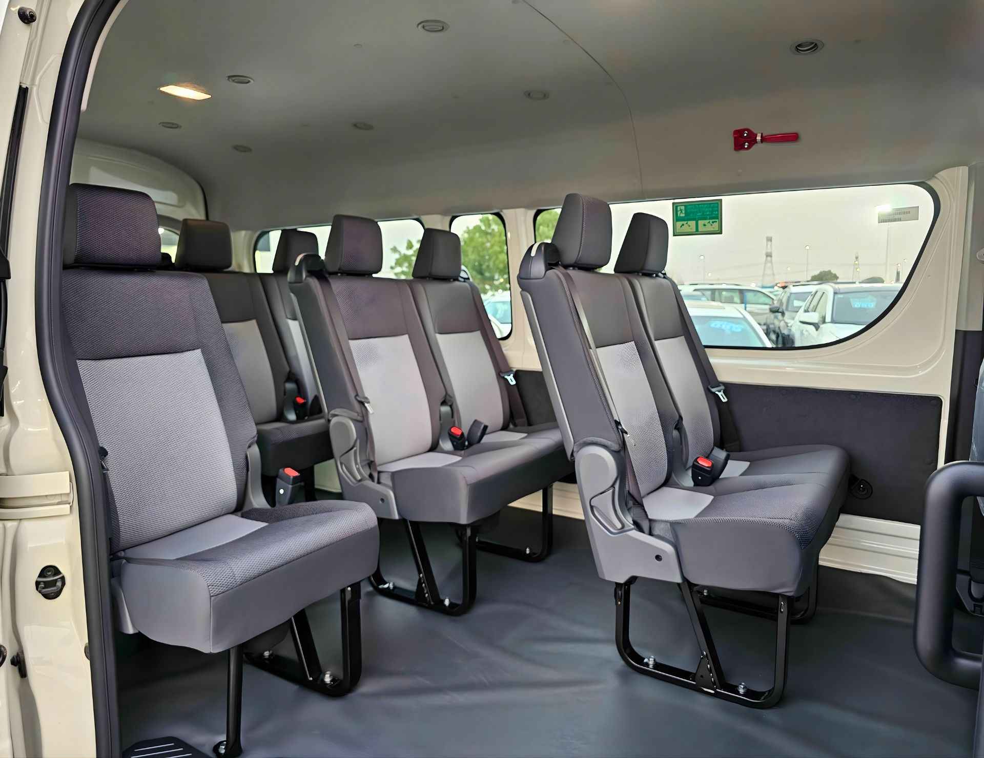 TOYOTA HIACE HIGHROOF DX PASSENGER 2026 DIESEL V4 2.8L M/T - Image 15