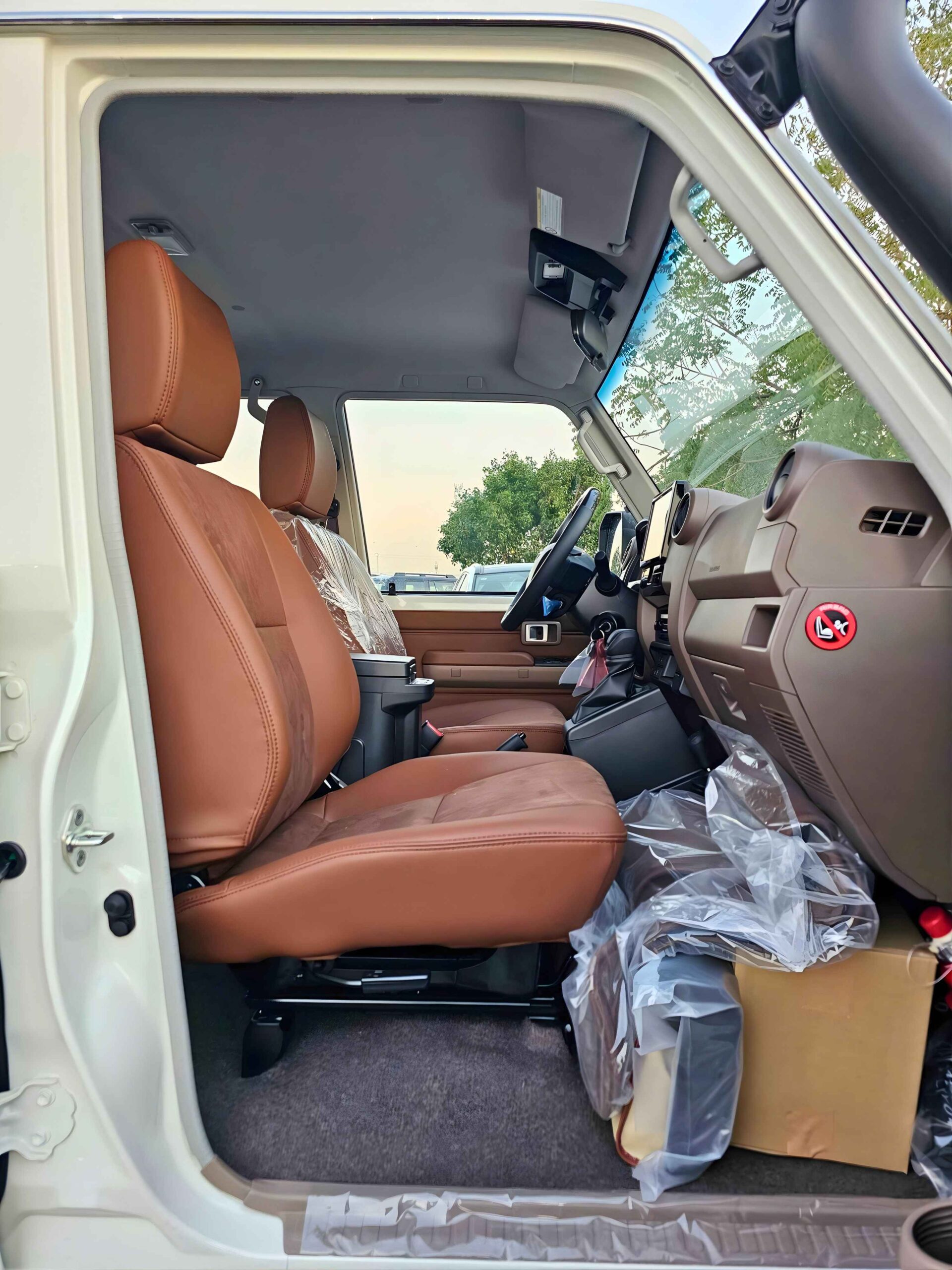 TOYOTA LANDCRUISER HARDTOP LX LC76 2026 PETROL V6 4.0L A/T - Image 9