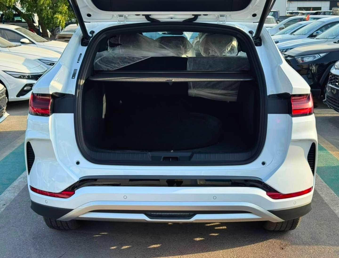 BYD SONG PLUS PHEV LUXURY HYBRID 2026 PETROL V4 1.5L A/T - Image 33