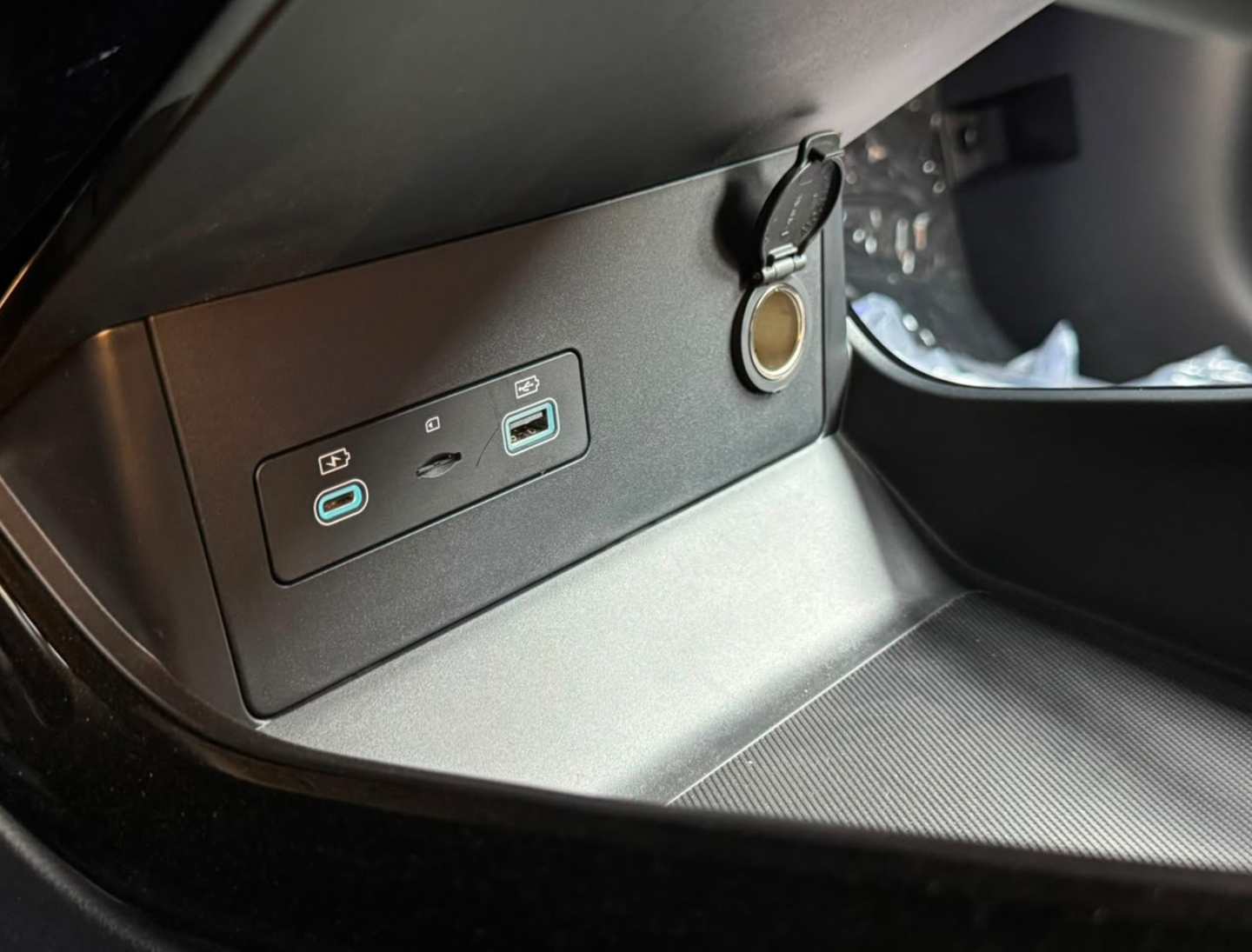 BYD SONG PLUS PHEV LUXURY HYBRID 2026 PETROL V4 1.5L A/T - Image 22