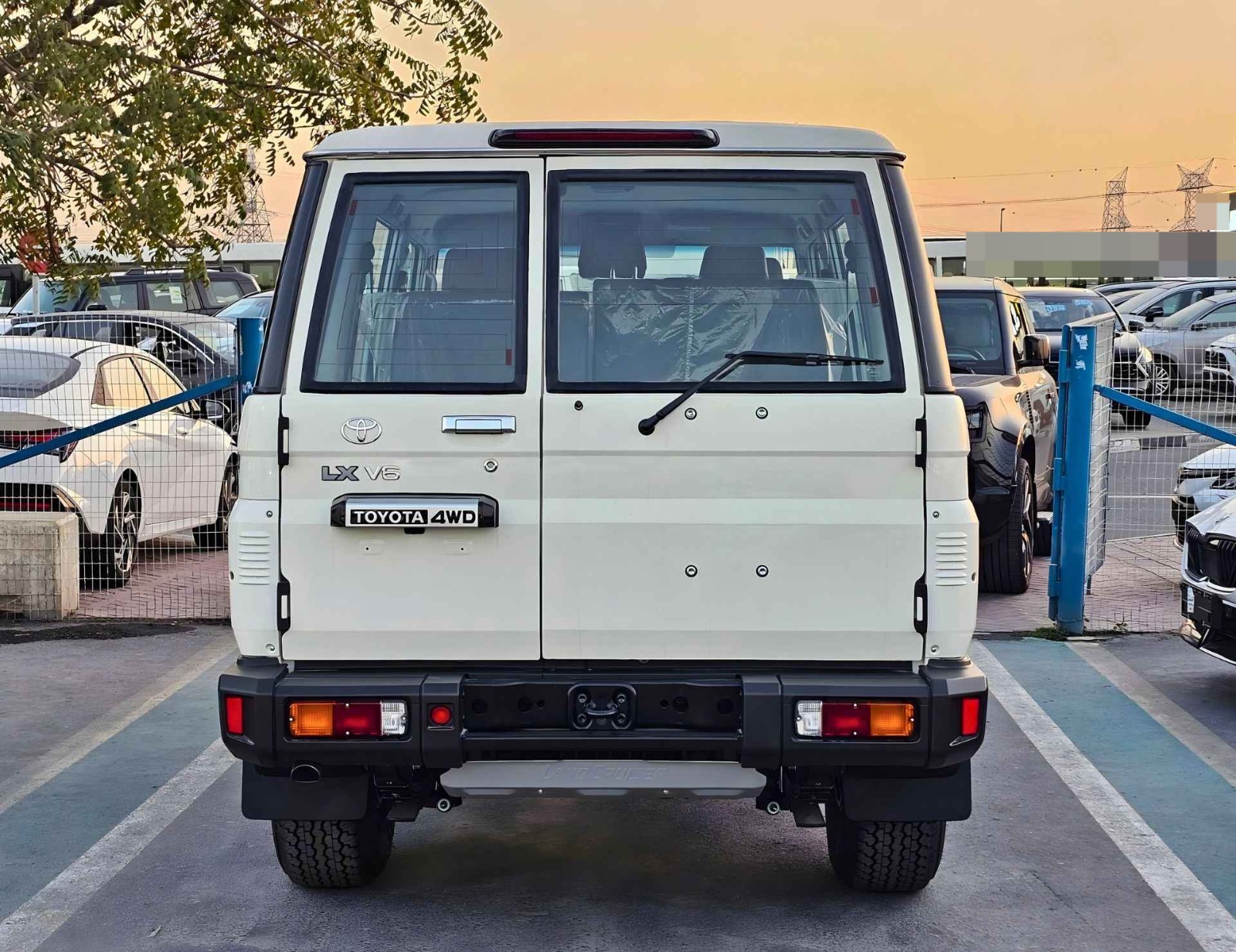 TOYOTA LANDCRUISER HARDTOP LX LC76 2026 PETROL V6 4.0L A/T - Image 35