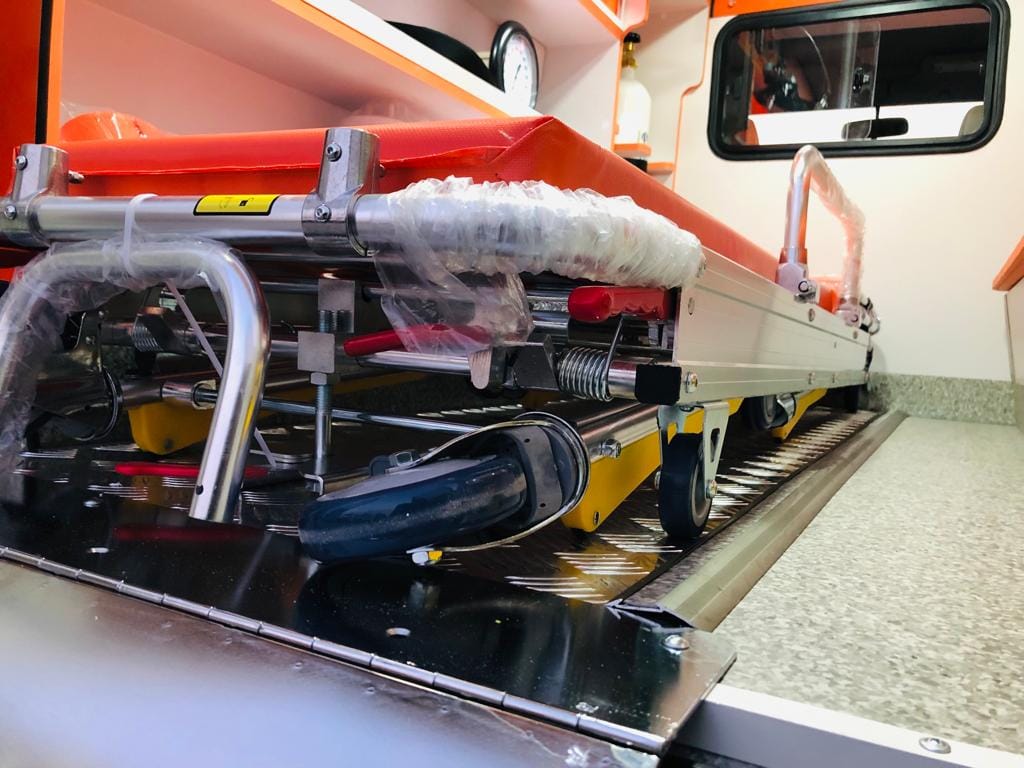 TOYOTA LANDCRUISER HARD TOP AMBULANCE - Image 16