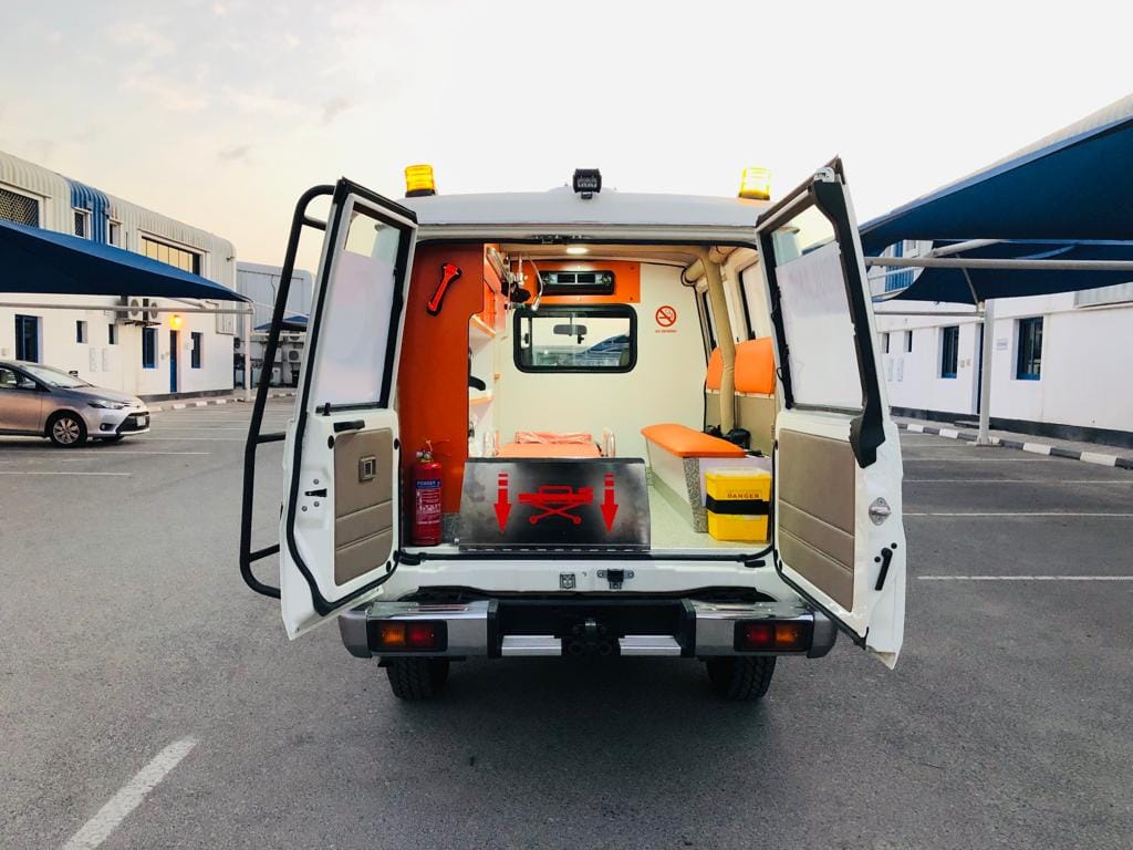 TOYOTA LANDCRUISER HARD TOP AMBULANCE - Image 6