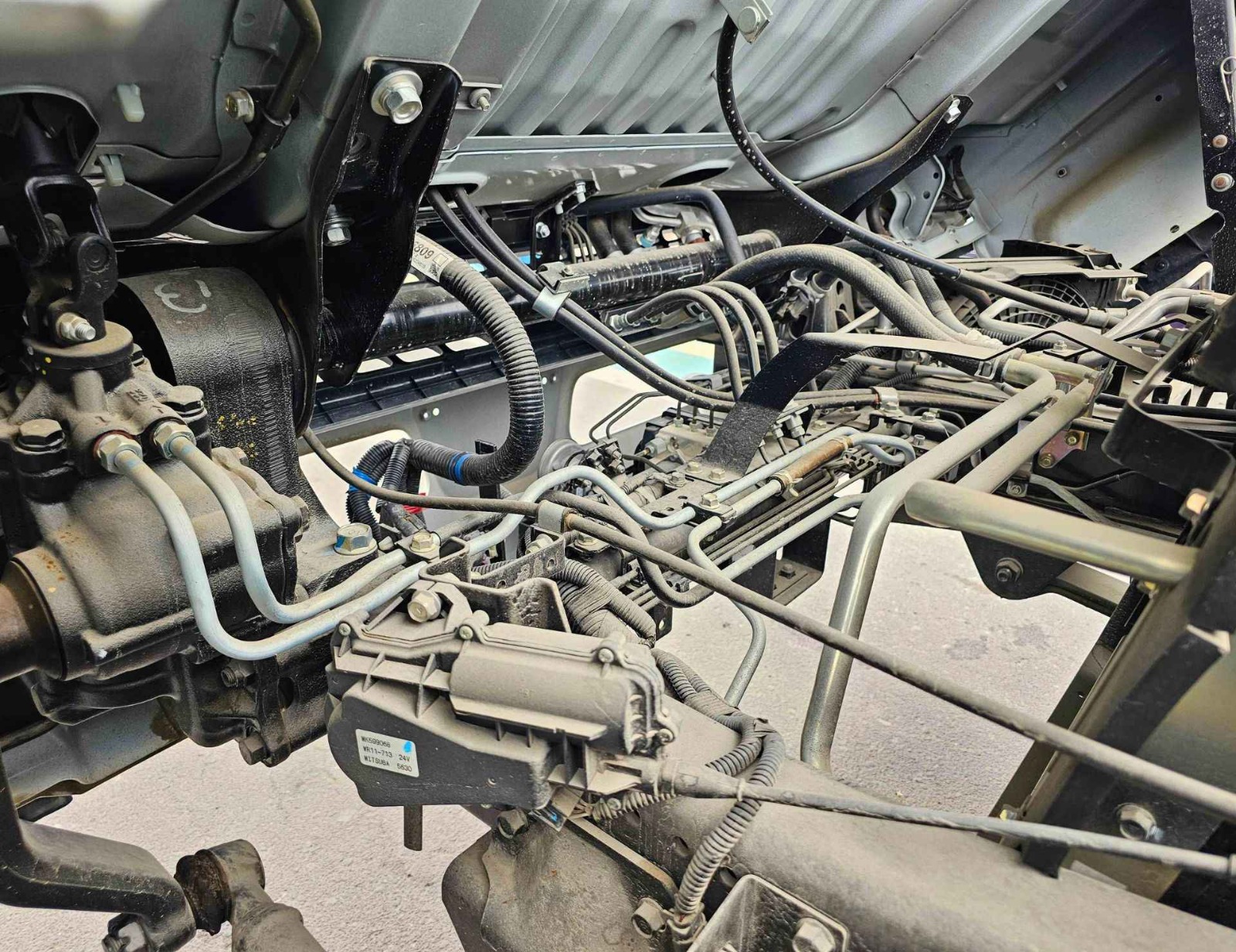 MITSUBISHI FUSO CANTER CARGO 2026 DIESEL V6 4.2L M/T - Image 10