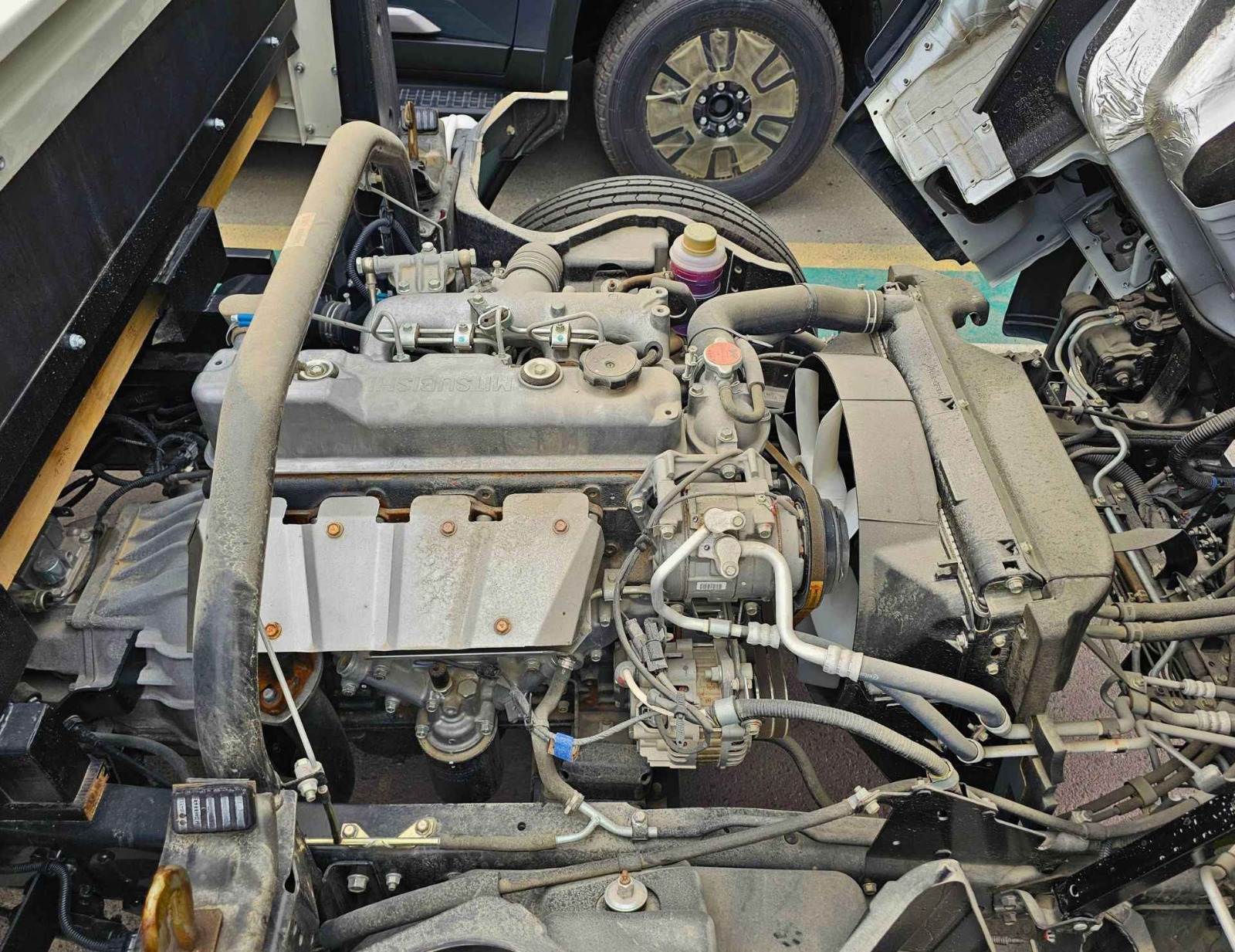 MITSUBISHI FUSO CANTER CARGO 2026 DIESEL V6 4.2L M/T - Image 11