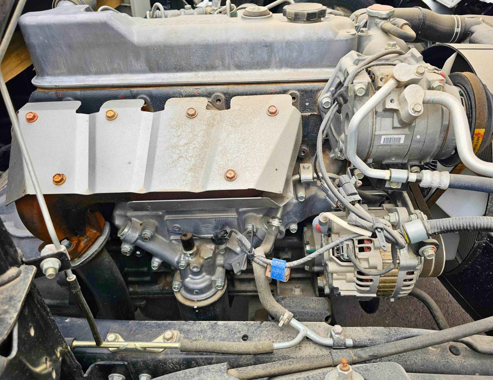 MITSUBISHI FUSO CANTER CARGO 2026 DIESEL V6 4.2L M/T - Image 15