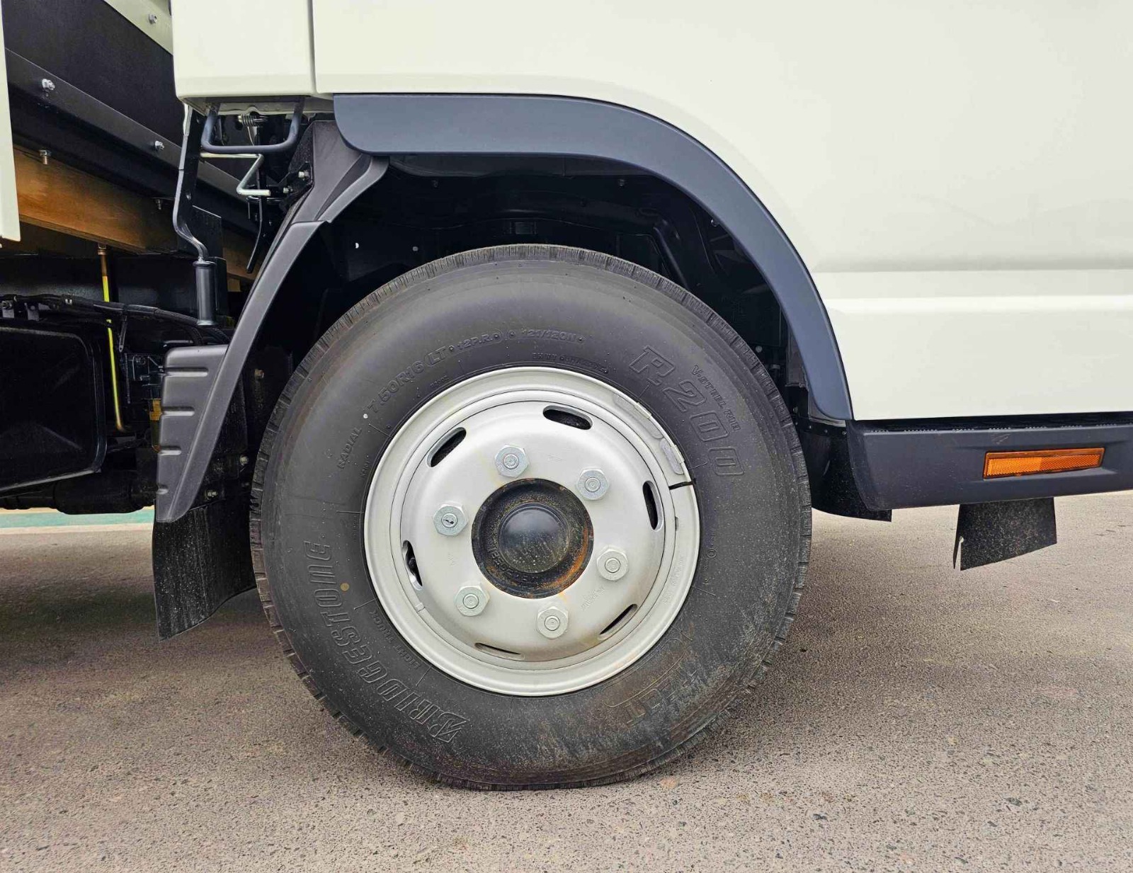 MITSUBISHI FUSO CANTER CARGO 2026 DIESEL V6 4.2L M/T - Image 4