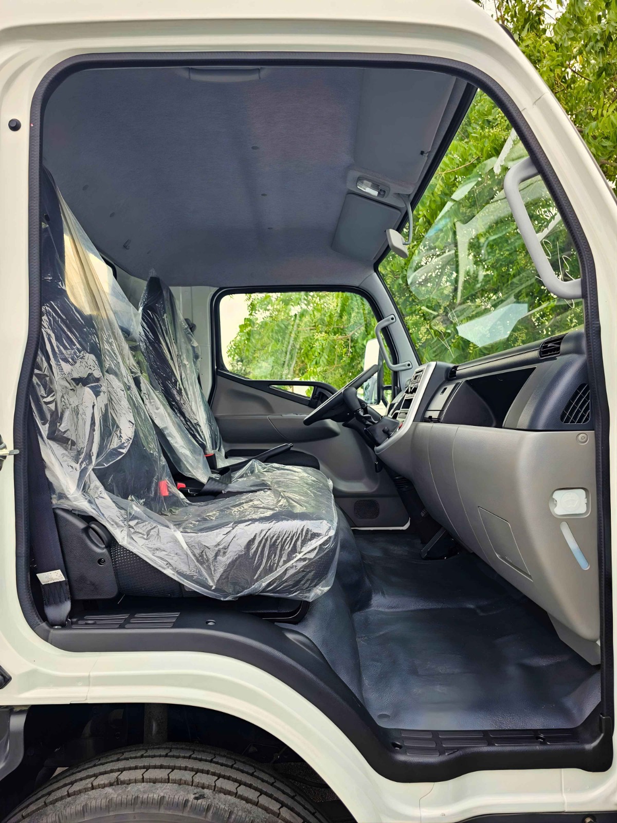 MITSUBISHI FUSO CANTER CARGO 2026 DIESEL V6 4.2L M/T - Image 5