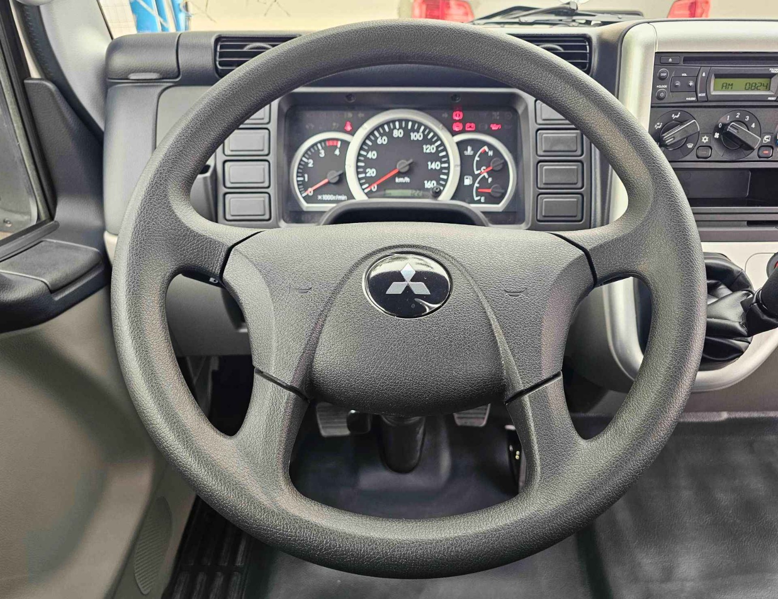 MITSUBISHI FUSO CANTER CARGO 2026 DIESEL V6 4.2L M/T - Image 8