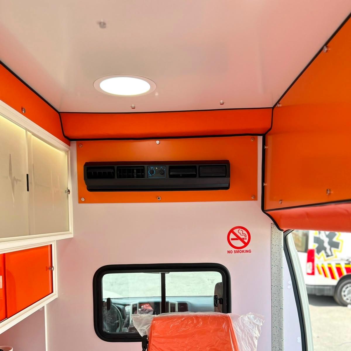 TOYOTA HIACE V4 2.8L DIESEL A/T 2026 AMBULANCE - Image 8
