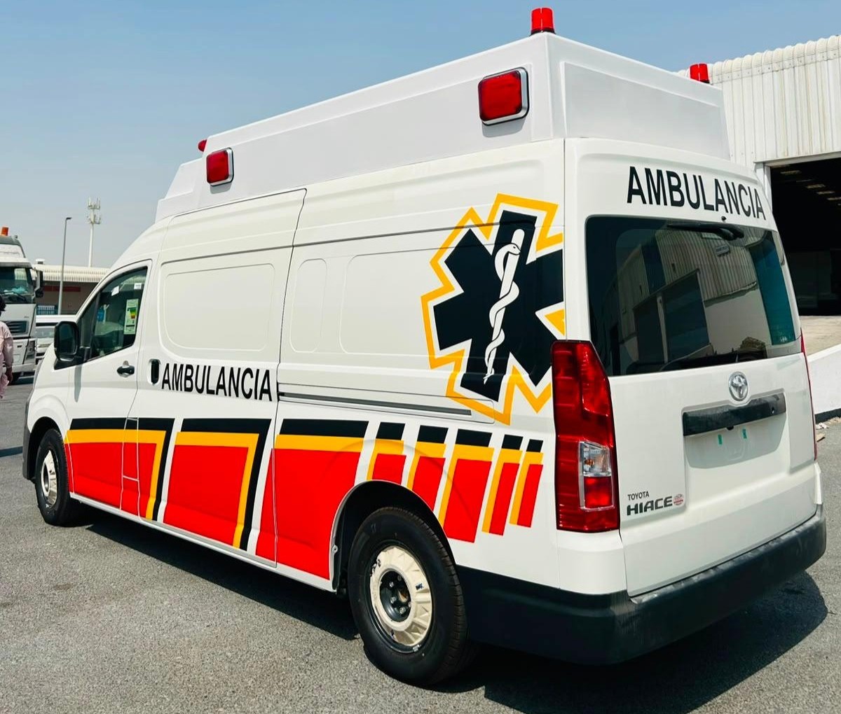 TOYOTA HIACE V4 2.8L DIESEL A/T 2026 AMBULANCE - Image 2