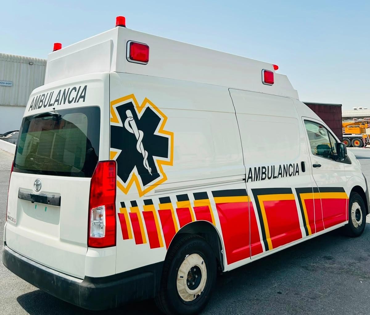 TOYOTA HIACE V4 2.8L DIESEL A/T 2026 AMBULANCE - Image 3