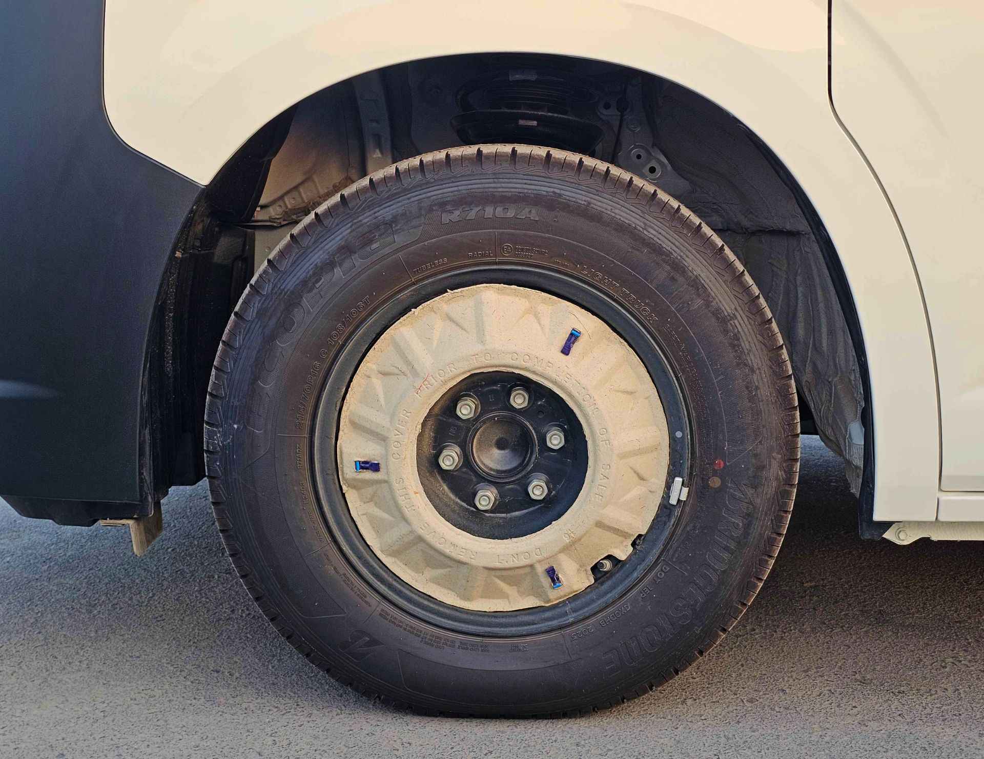 TOYOTA HIACE CARGO MIDROOF 2026 PETROL 3.5L V6 A/T - Image 6