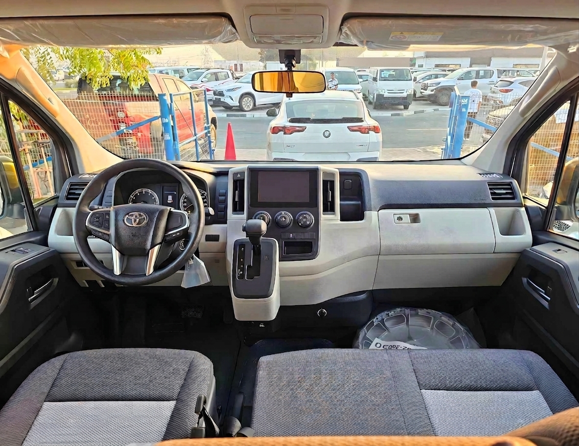 TOYOTA HIACE CARGO MIDROOF 2026 PETROL 3.5L V6 A/T - Image 10