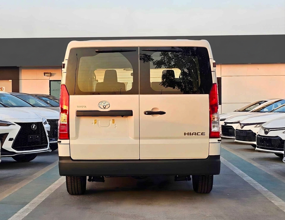 TOYOTA HIACE CARGO MIDROOF 2026 PETROL 3.5L V6 A/T - Image 31
