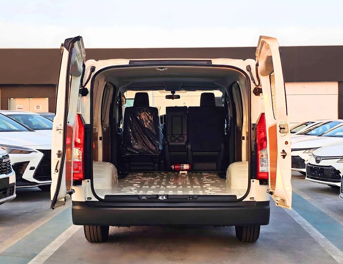 TOYOTA HIACE CARGO MIDROOF 2026 PETROL 3.5L V6 A/T - Image 30