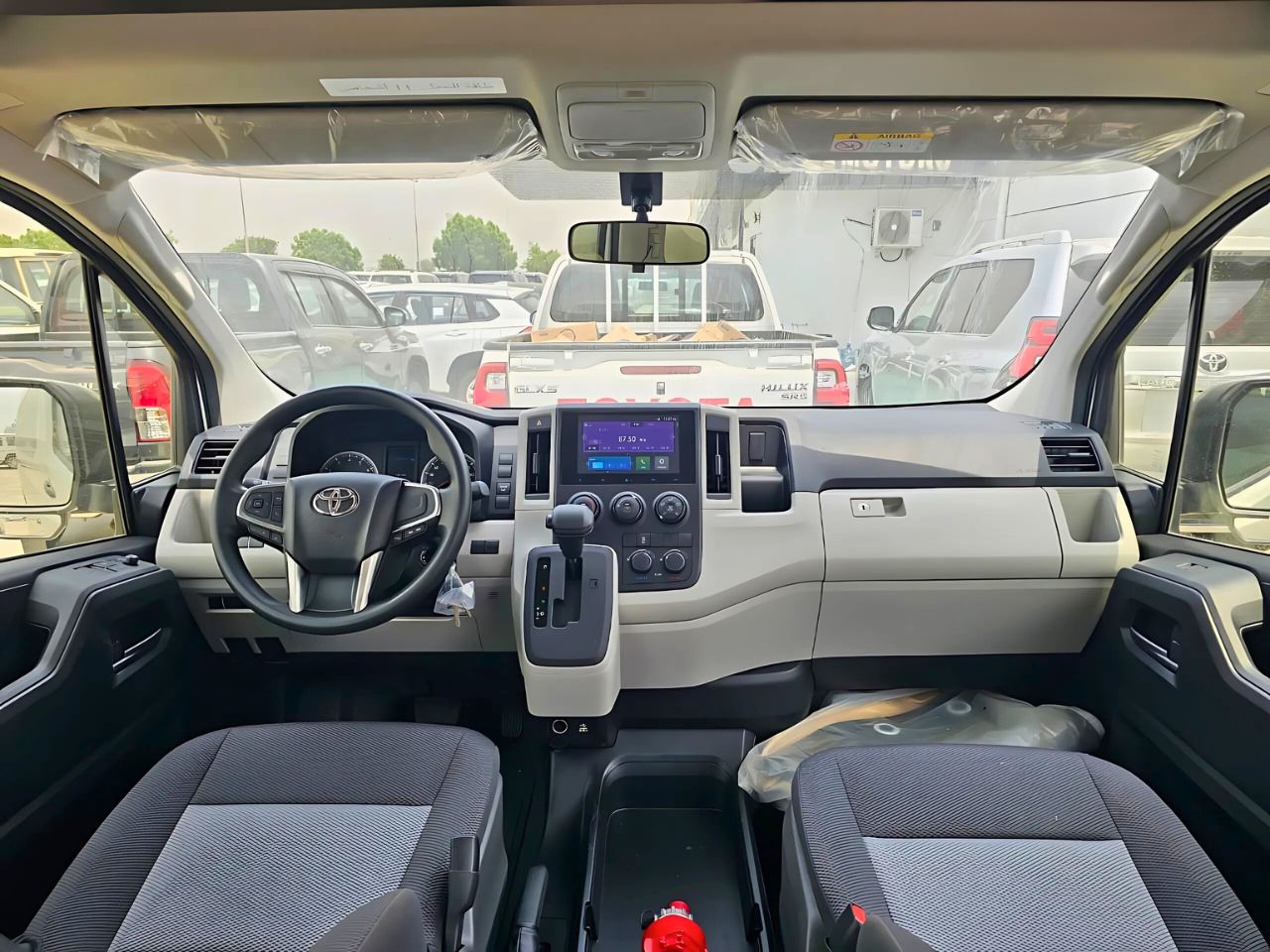 TOYOTA HIACE HIGHROOF GL 2026 DIESEL V4 2.8L A/T - Image 8
