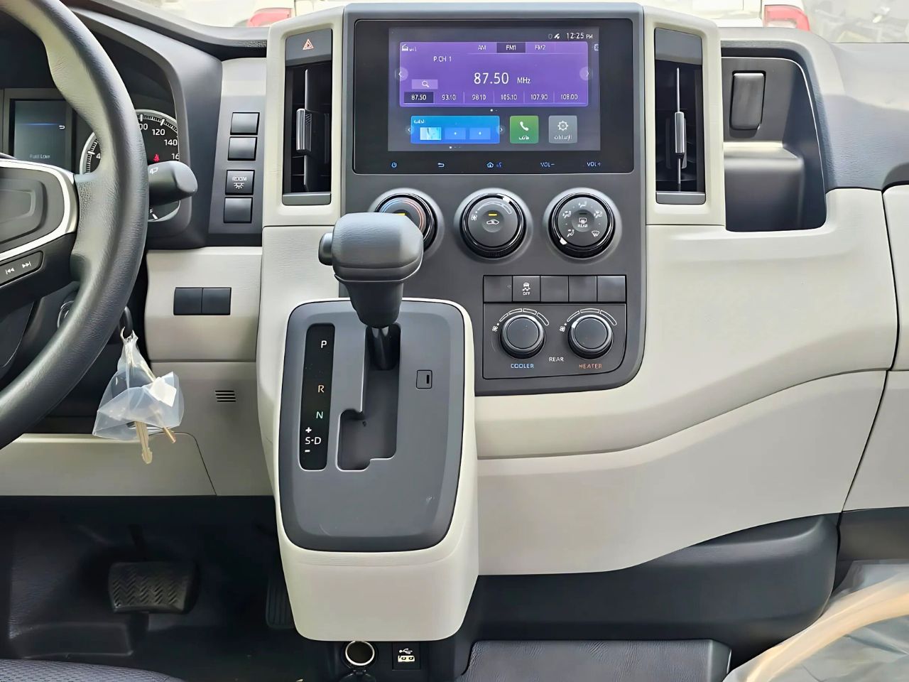 TOYOTA HIACE HIGHROOF GL 2026 DIESEL V4 2.8L A/T - Image 13